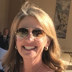 Meet your Posher, Sandy